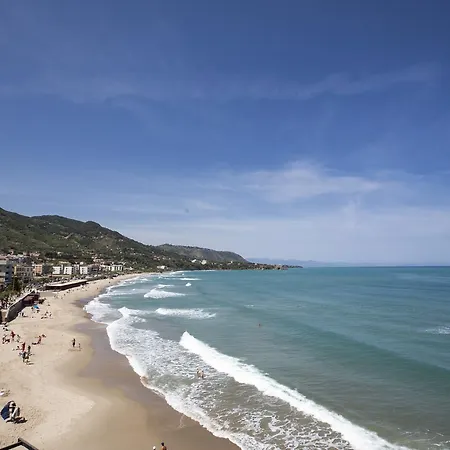 Vacation Service Seafront Apartments * Cefalù