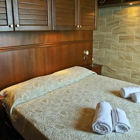 Vacation Service Seafront Apartments *
