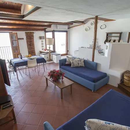 Vacation Service Seafront Apartments * Cefalù