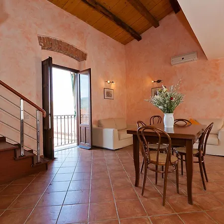 Vacation Service Seafront Apartments * Cefalù