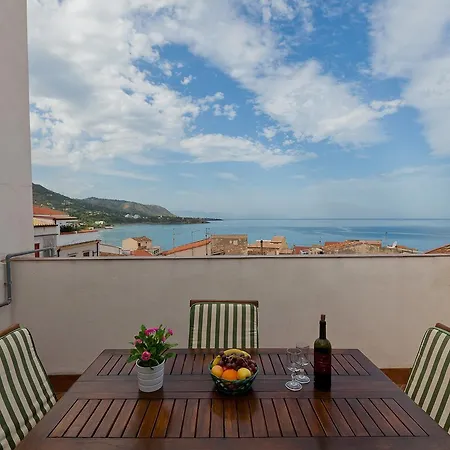 Vacation Service Seafront Apartments *