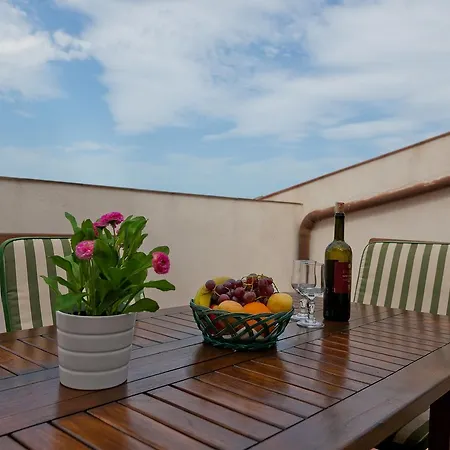 Vacation Service Seafront Apartments *